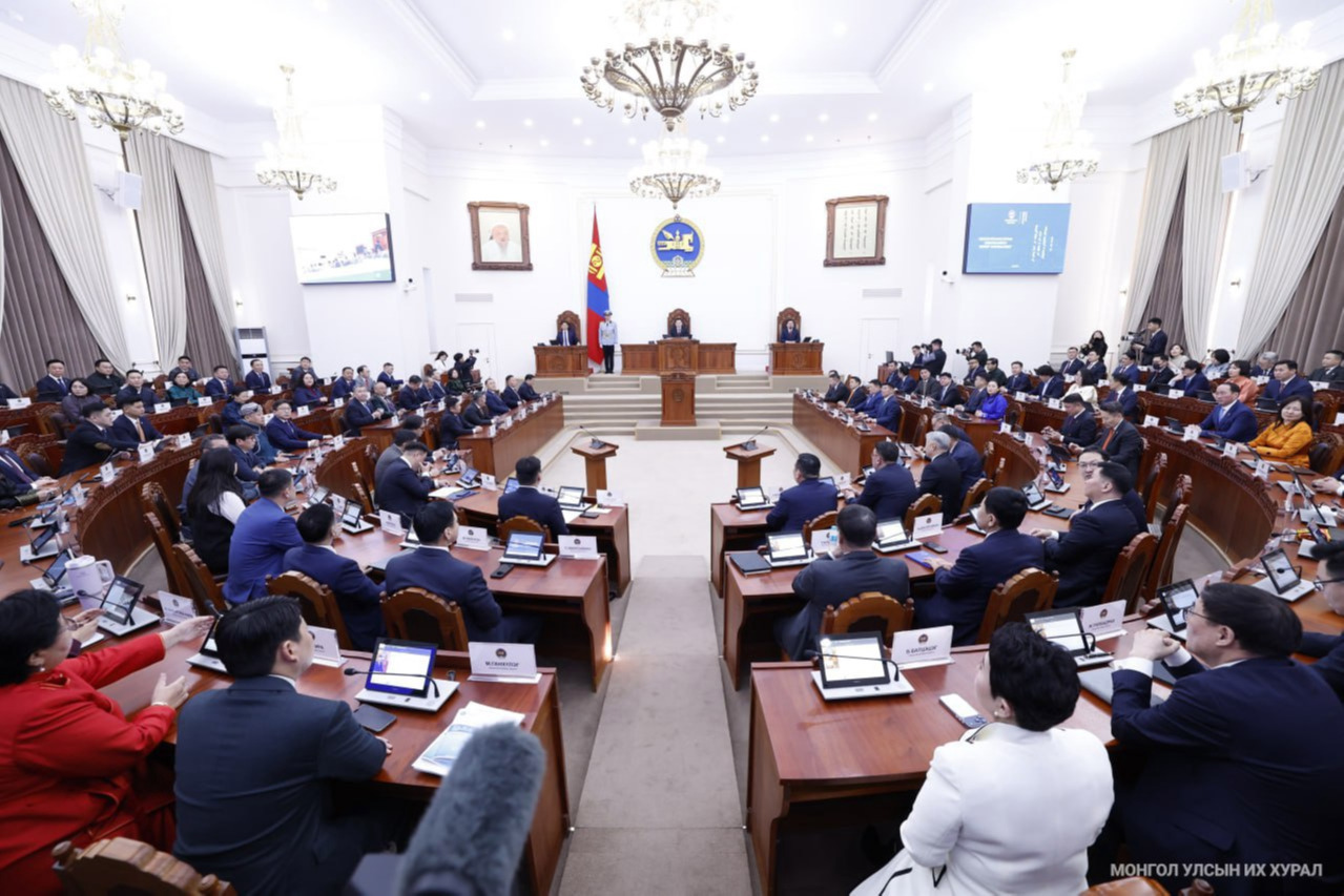 Spring Parliamentary Session Opens Amid Political Tensions